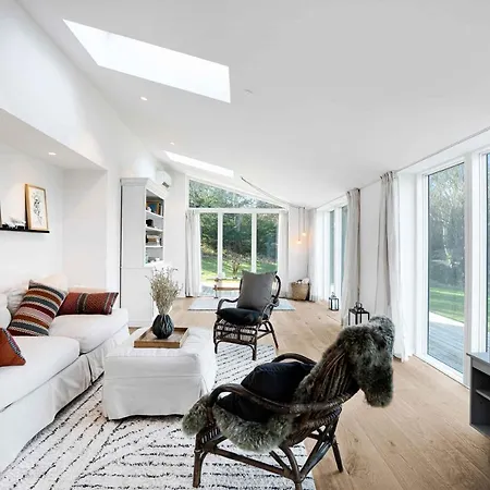 Modern, Spacious House With Ocean View Close To The Holiday home
